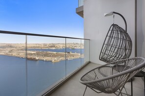 Classic Apartment | Balcony - WelHome - Seaside Serenity: Spacious 1 BR in Maritime City  (Dubai)