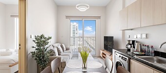 WelHome - Breathtaking View 1BR Apt in Damac Hills 2 