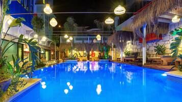 Seasonal outdoor pool