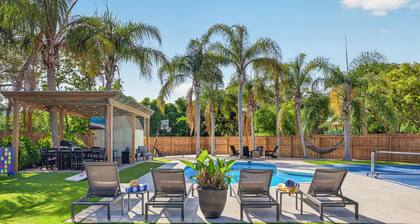 Pool, Pickleball & Putting Green Retreat
