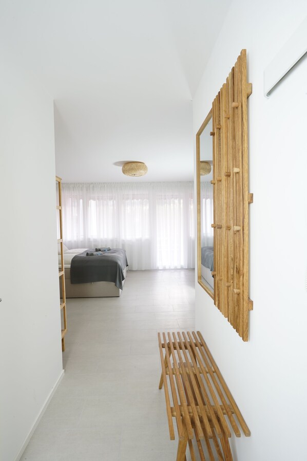 1 bedroom, travel cot, WiFi, bed sheets