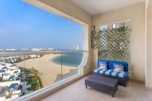 Balcony - WelHome - Breathtaking 1BR Apartment Shoreline The Palm  (Dubai)
