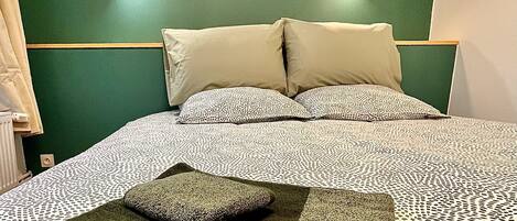 2 chambres, bureau, fer et planche à repasser, Wi-Fi gratuit