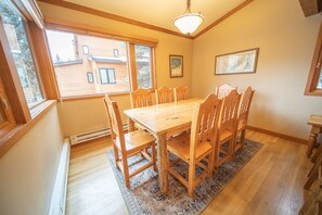 Dining - Stylish, Mtn Views, 2 parking spots (Keystone)