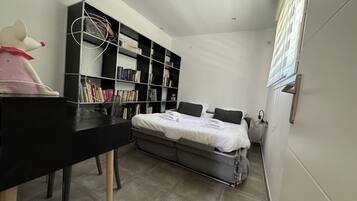 4 chambres, fer et planche à repasser, Wi-Fi gratuit, draps fournis