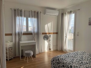 3 soverom, strykejern/-brett, reiseseng for barn og wi-fi (inkludert)