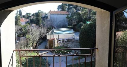 SÚte, Villa Clara - maison 5 étoiles avec piscine.