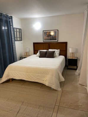 3 chambres, fer et planche à repasser, lit parapluie, Wi-Fi gratuit