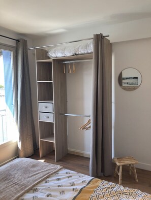 1 chambre, fer et planche à repasser, Wi-Fi gratuit, draps fournis
