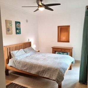 2 chambres, fer et planche à repasser, Wi-Fi, literie fournie