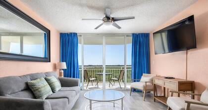 Sunrise 308-2BR/2BA condo near beaches with pool, parking, balcony
