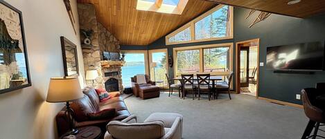 電視、壁爐、電子遊戲、 辦公室