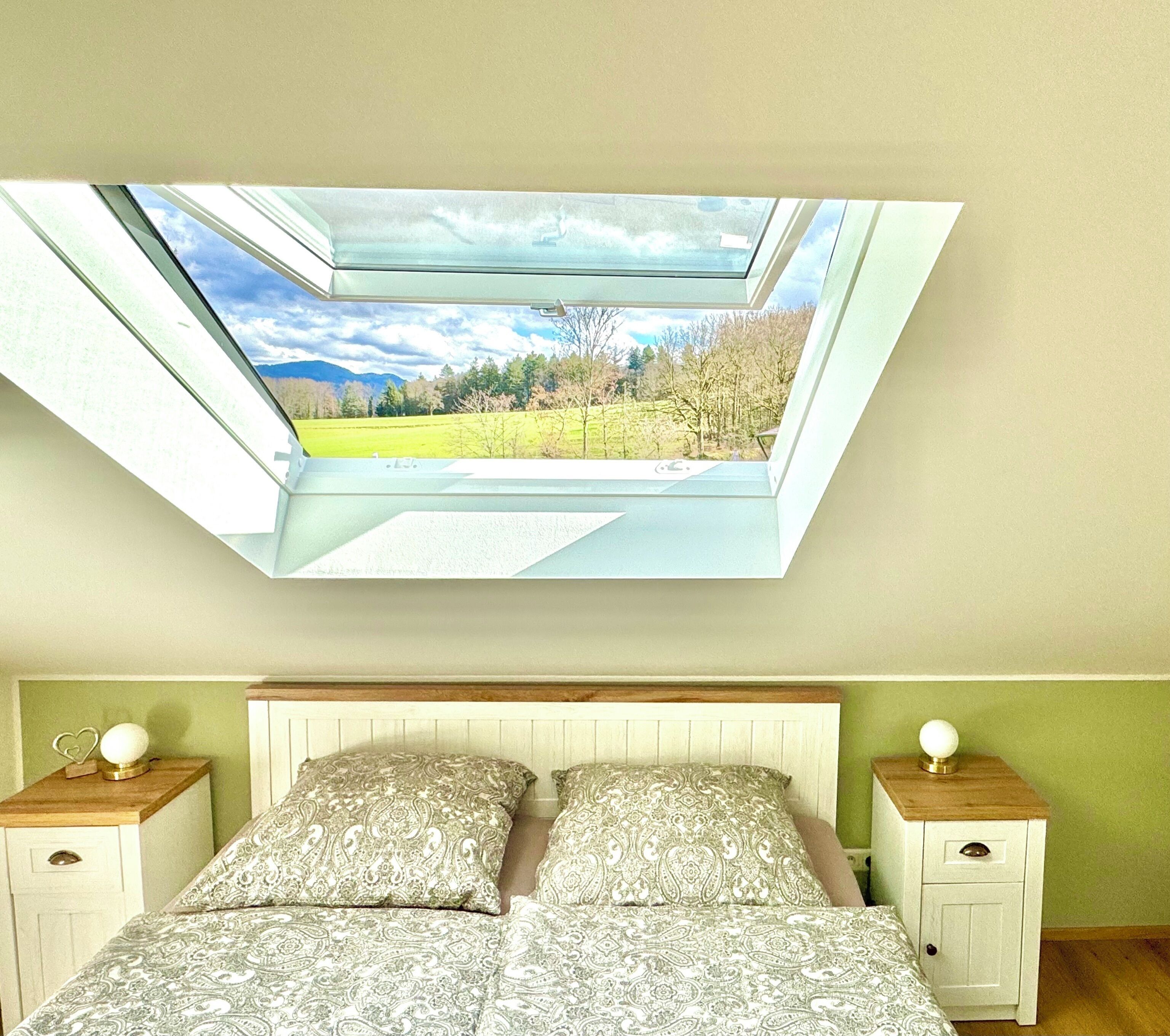 1 Schlafzimmer, Zimmersafe, Schreibtisch, Bügeleisen/Bügelbrett