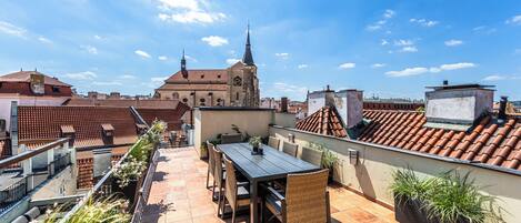 Deluxe-paritalo (Apt 42) | Terassi/patio