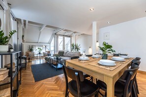 Appartement Duplex Deluxe (Apt 42) | Coffres-forts dans les chambres, rideaux occultants