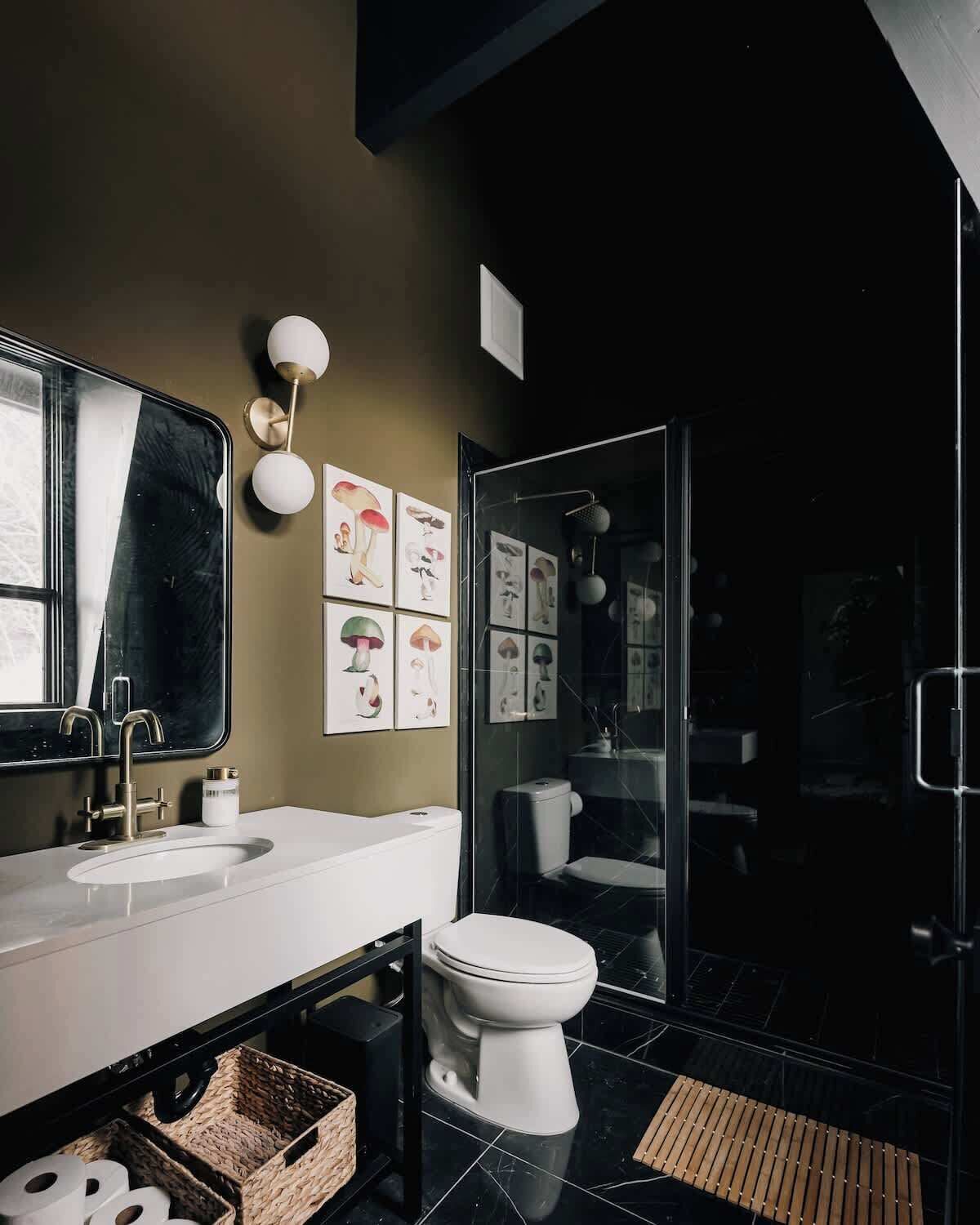 Shower, hair dryer, towels, shampoo