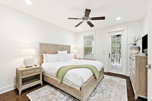 4 makuuhuonetta, työpöytä, silitysrauta/-lauta, ilmainen Wi-Fi