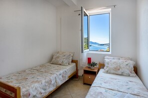 2 bedrooms, WiFi, bed sheets