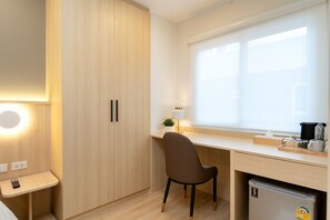 Family Suite, 2 Bedrooms with balcony | Área de estar | Smart TV 40 polegadas com canais digitais