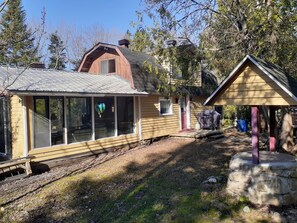 Exterior - Chalet sur le Domaine (Sainte-Marguerite-du-Lac-Masson)