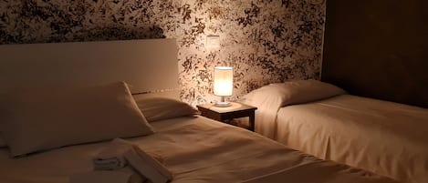 1 camera, ferro/asse da stiro, Wi-Fi gratuito, lenzuola