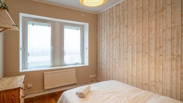 5 chambres, fer et planche à repasser, Wi-Fi gratuit, draps fournis