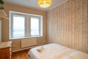 5 makuuhuonetta, silitysrauta/-lauta, ilmainen Wi-Fi, vuodevaatteet