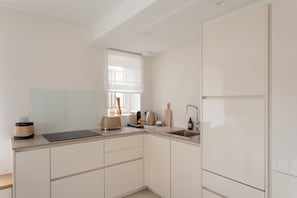 Fridge, microwave, oven, dishwasher - Villa l'Indépendante - Proche de la plage (Dinard)
