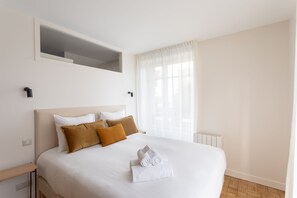 4 habitaciones, tabla de planchar con plancha y wifi gratis 