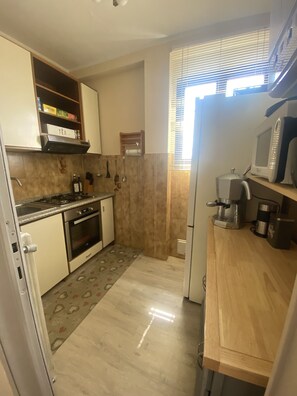 Kühlschrank, Ofen, Herdplatte, Geschirrspüler