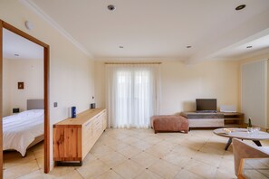 4 quartos, ferros/tábuas de passar roupa, Wi-Fi de cortesia