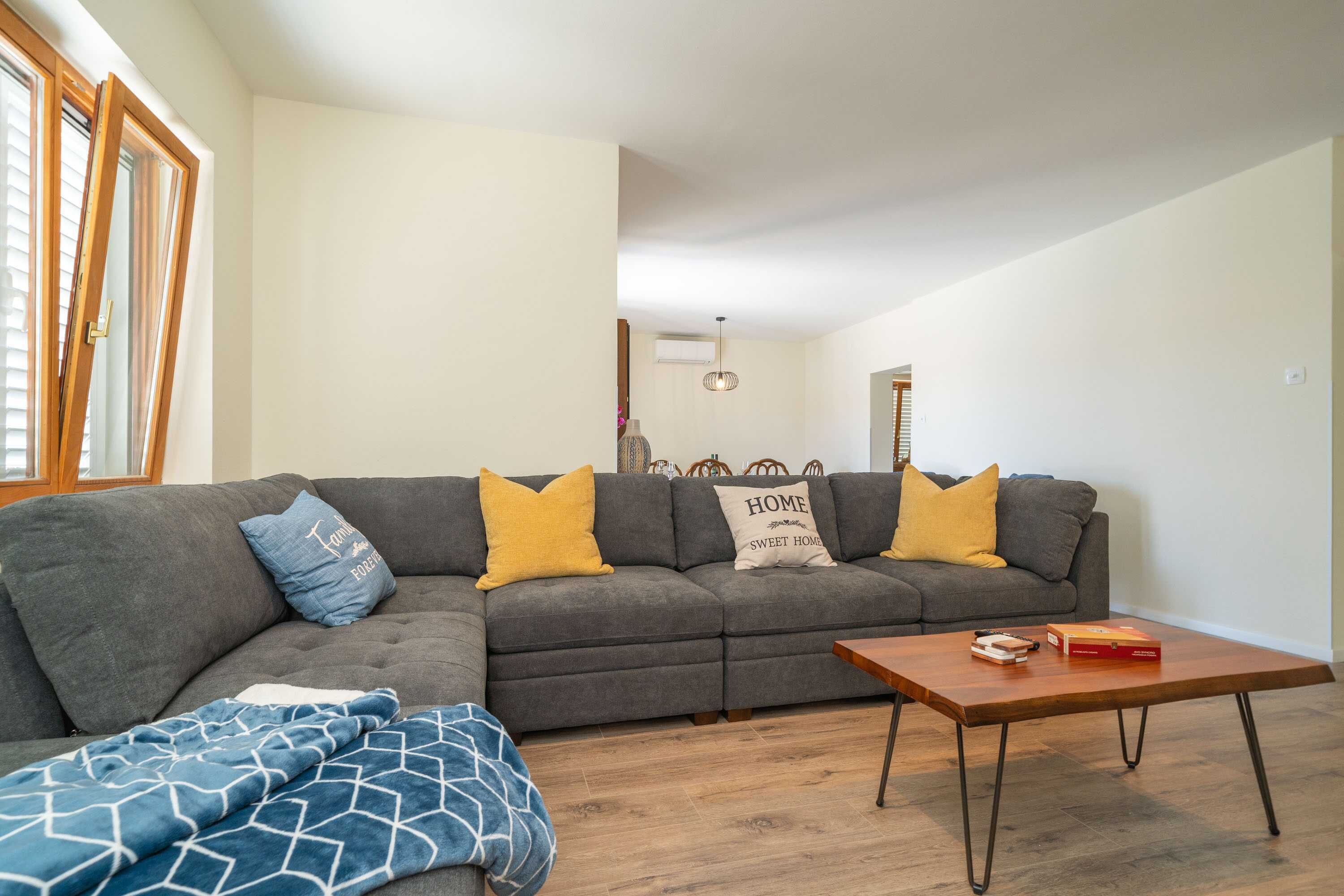 Villa (Three Bedroom Villa with Terrace) | Salle de séjour