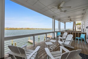 Property grounds - Dog-Friendly Waterfront Getaway w/2 Pools, Pickleball, & Close to the Beach (Corpus Christi)