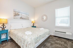 1 bedroom, desk, iron/ironing board, WiFi