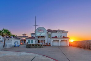 Exterior - Family Beach Getaway, Waterfront home w/2 Pools, Splash Pad, & Pet-Friendly (Corpus Christi)