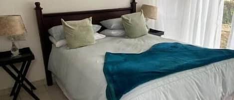 1 habitación, tabla de planchar con plancha, wifi y ropa de cama