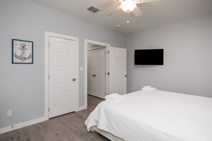 2 habitaciones, tabla de planchar con plancha, wifi y ropa de cama 