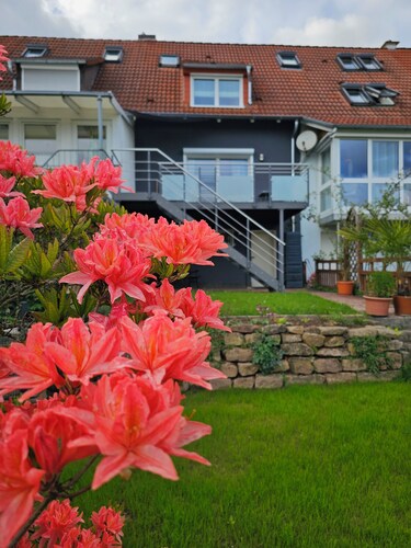 Gemütliches Ferienhaus WeitBlick mit großem Balkon und Terrasse zum Entspannen