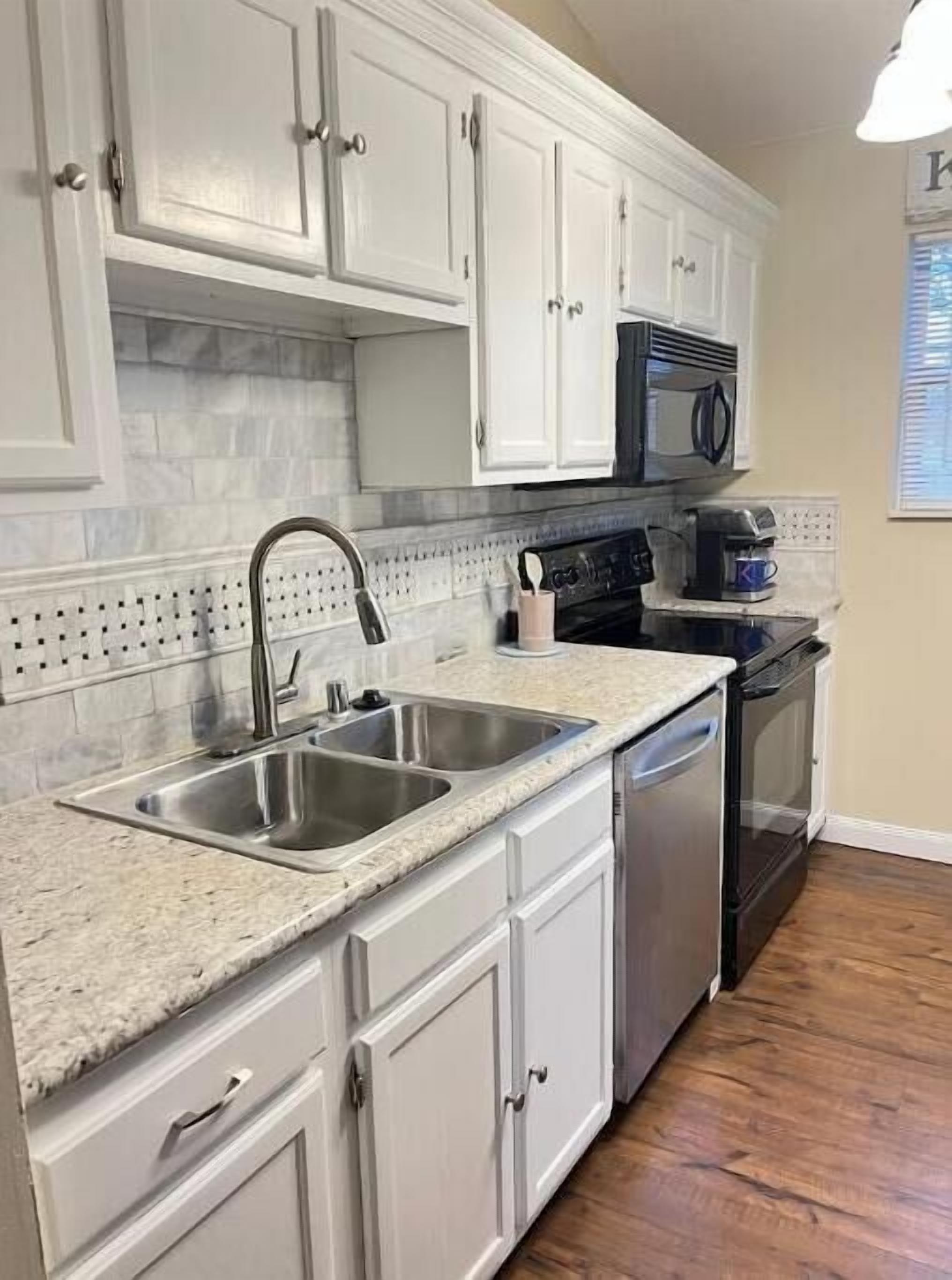 Fridge, oven, stovetop