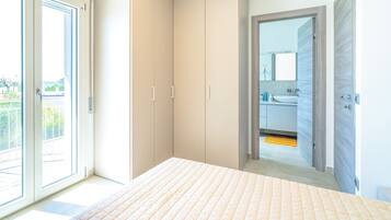 3 chambres, fer et planche à repasser, Wi-Fi, draps fournis