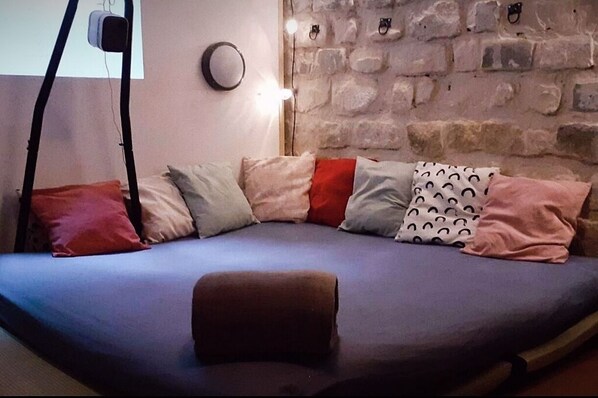 2 bedrooms, WiFi, bed sheets - Appartement Avec Cour et Salle de Projection au Coeur de Ménilmontant (Paris)