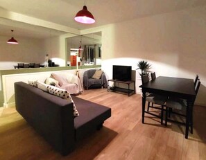 Living area - Appartement Avec Cour et Salle de Projection au Coeur de Ménilmontant (Paris)