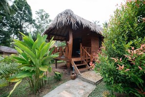 デラックス ダブルルーム キングベッド 1 台 禁煙 | 1 室のベッドルーム、WiFi (無料)