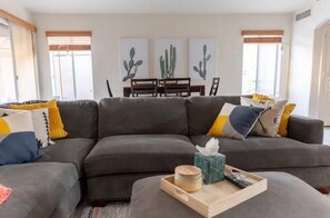 Smart TV, reproductor de DVD y libros 