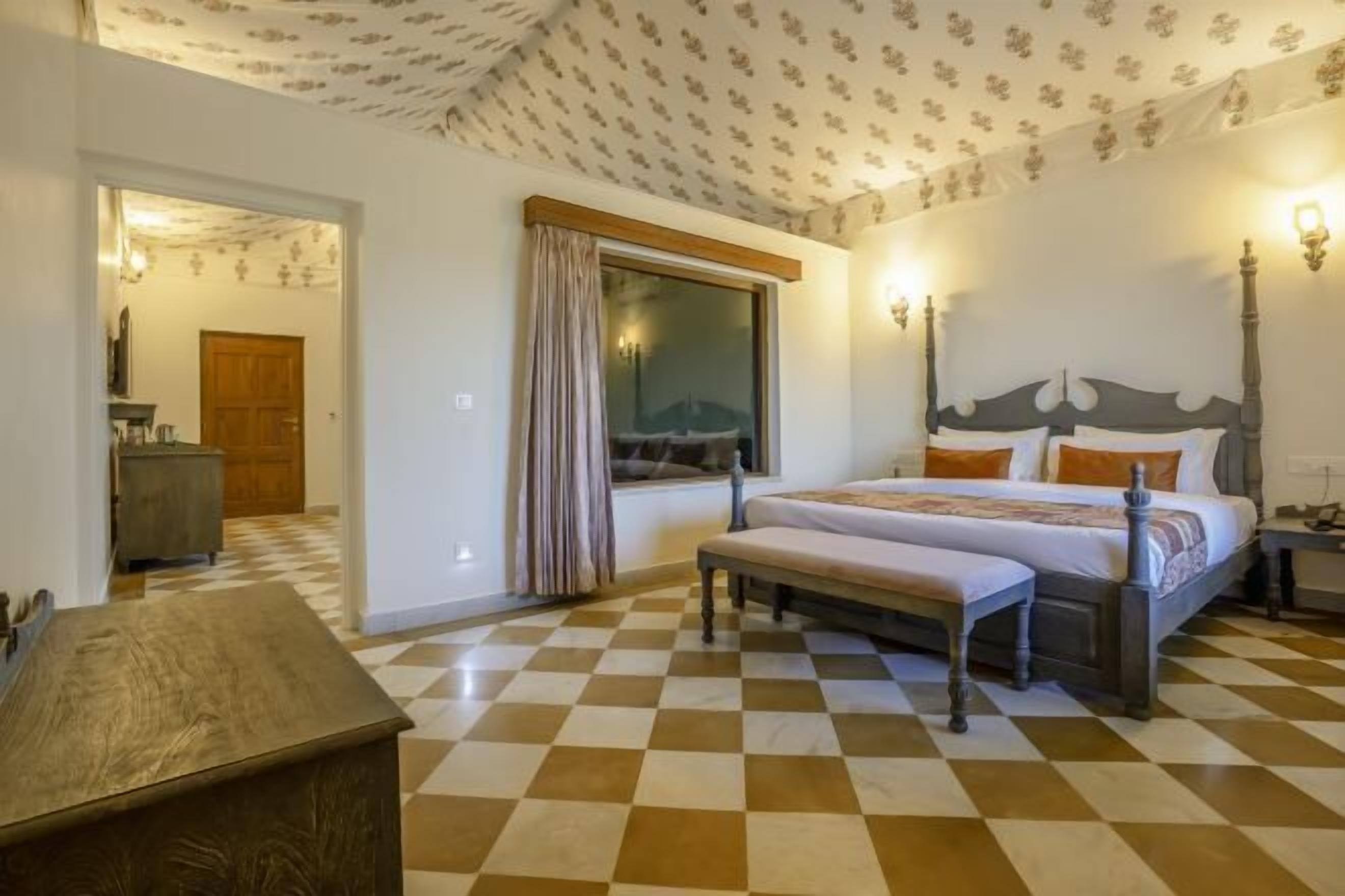 1 bedroom, Egyptian cotton sheets, premium bedding, Select Comfort beds