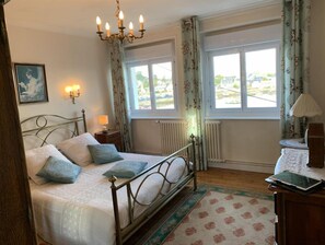 4 soverom og strykejern/-brett