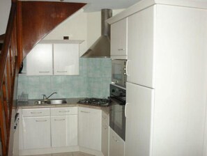 Frigorífic, microones, forn i placa de cuina 