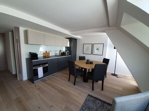 Kühlschrank, Ofen, Herdplatte, Geschirrspüler