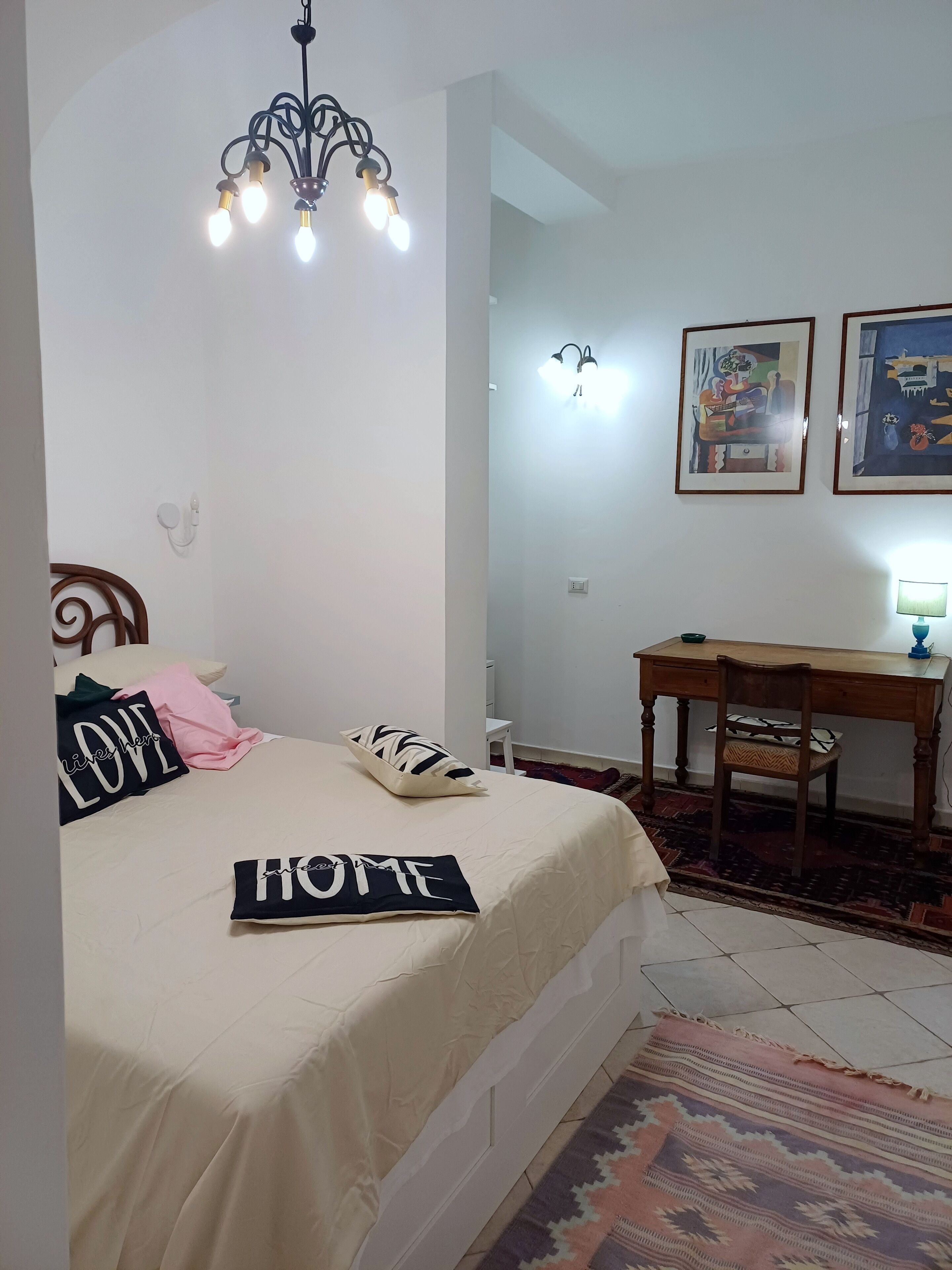 1 bedroom, desk, iron/ironing board, WiFi