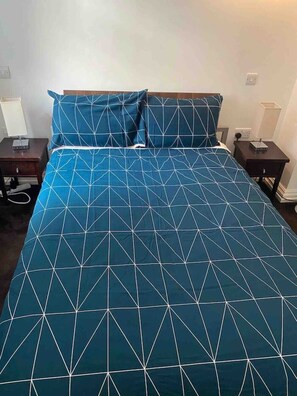 2 quartos, ferros/tábuas de passar roupa, Wi-Fi, roupa de cama